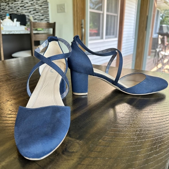 navy high heels sz 11 - Picture 2 of 3